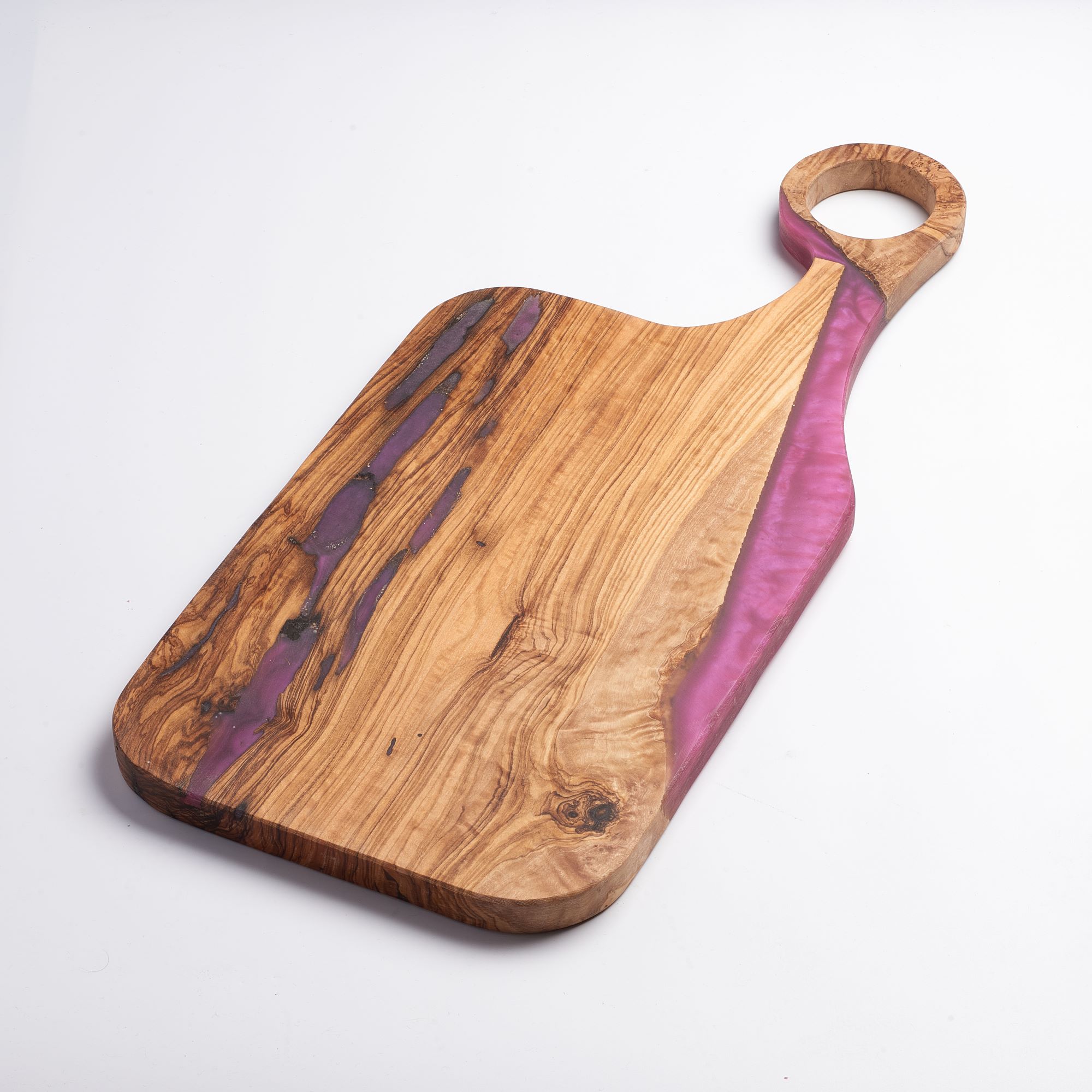 Olivenholzbrett mit Epoxidharz und Lochgriff - 50 x 22 cm